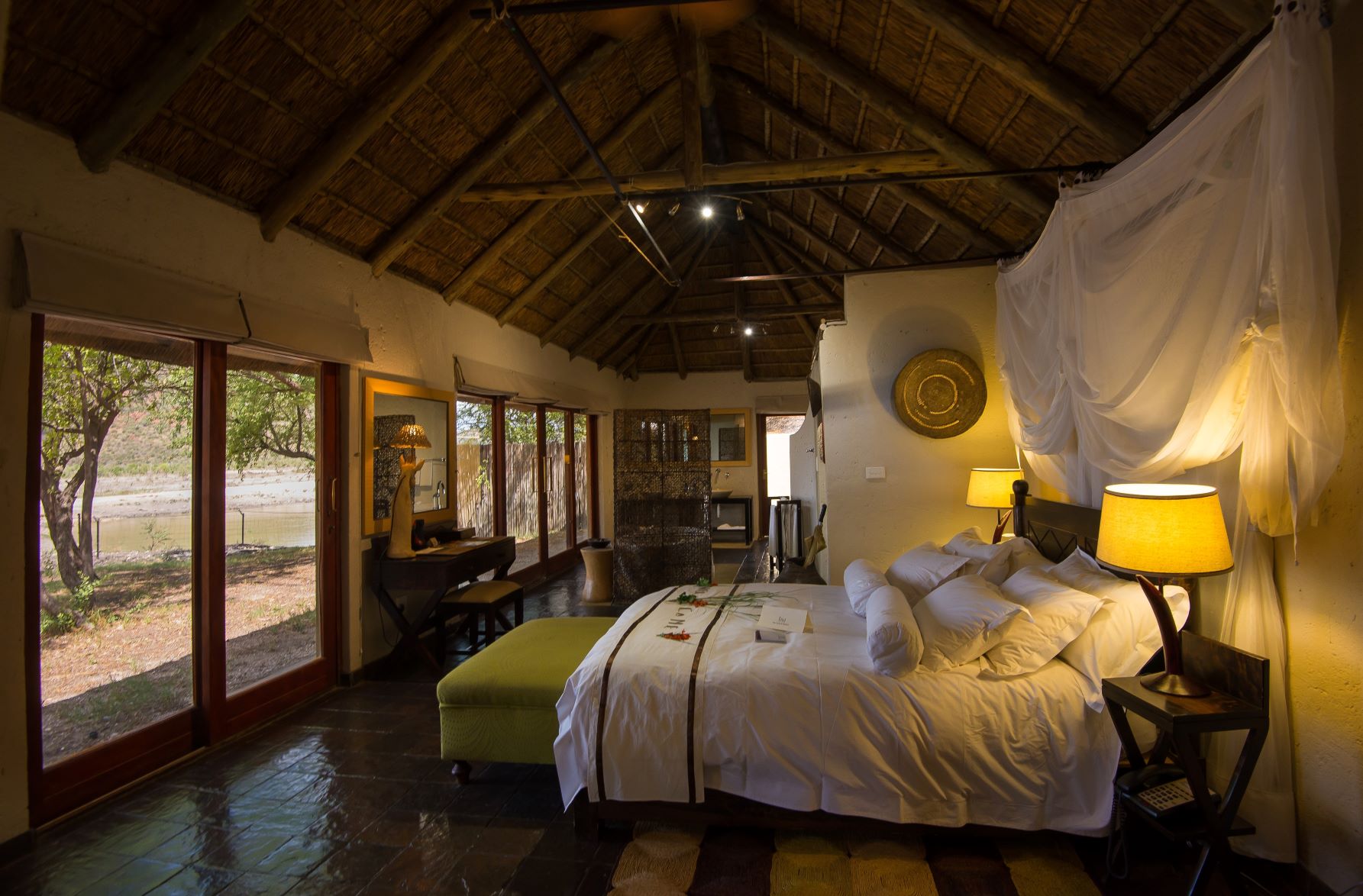 Tau Game Lodge thumbnail 6